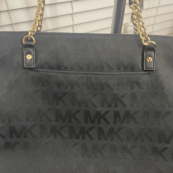 👜 Michael Kors Black MK Logo Tote with Chain Straps - Picture 2 of 6
